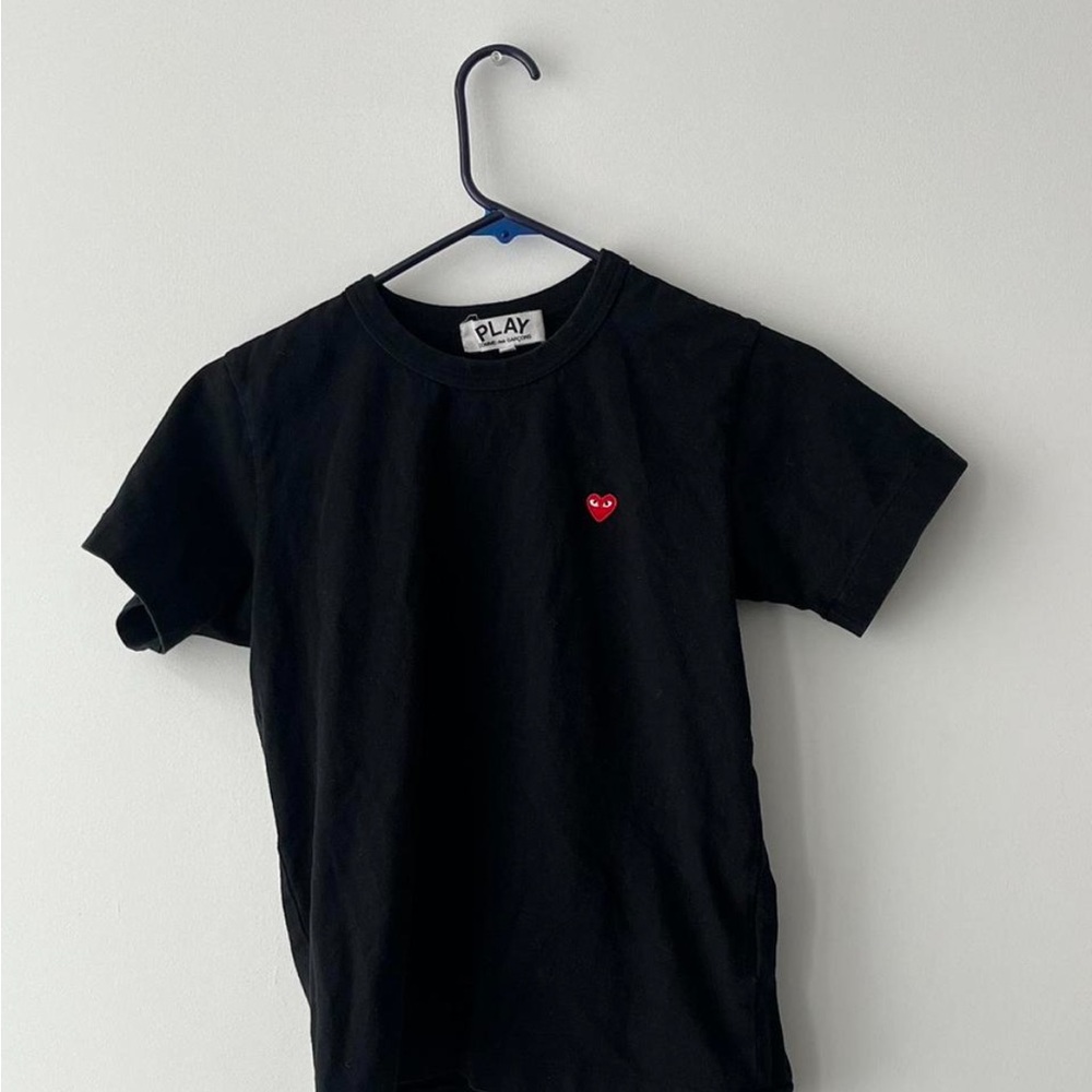 Comme des garacon Play! Tshirt with red heart
